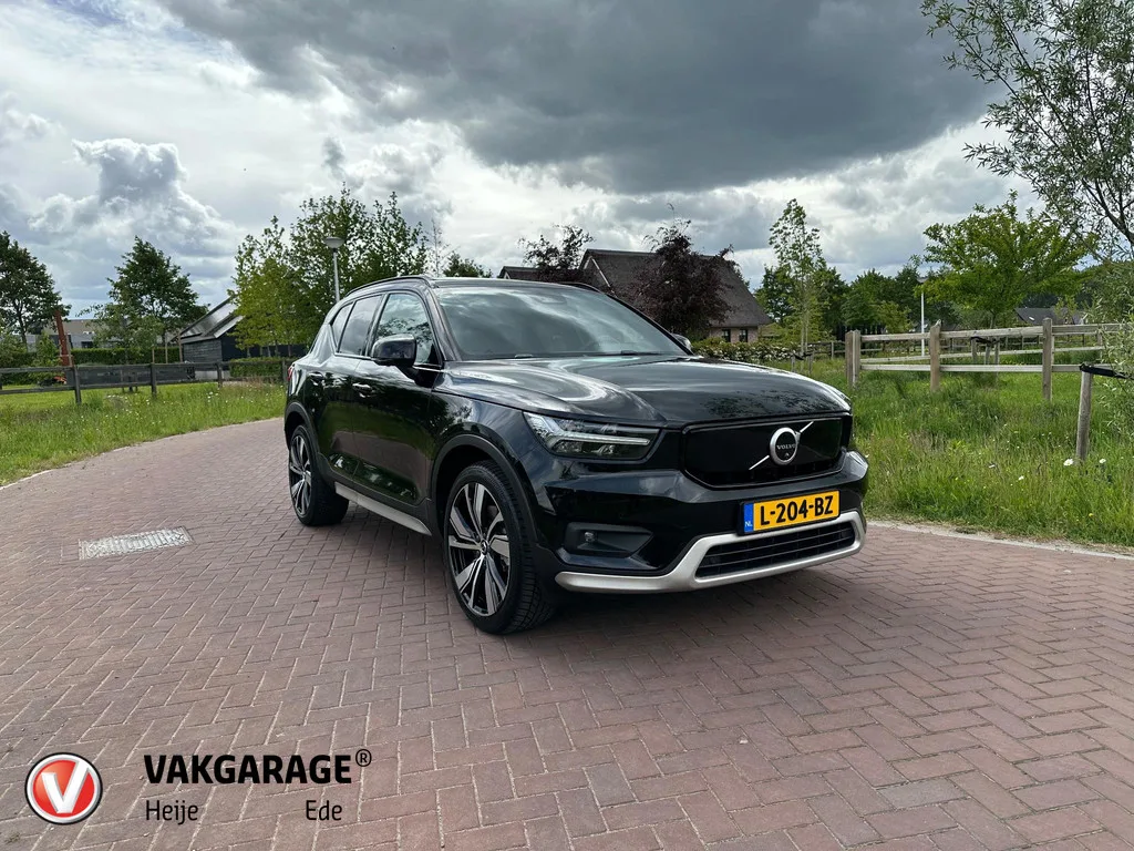 Volvo XC40 (2021) — foto 1