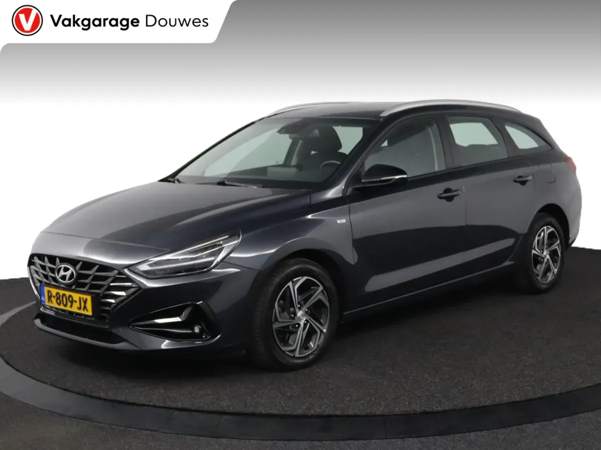 Hyundai i30 (2022) — foto 1