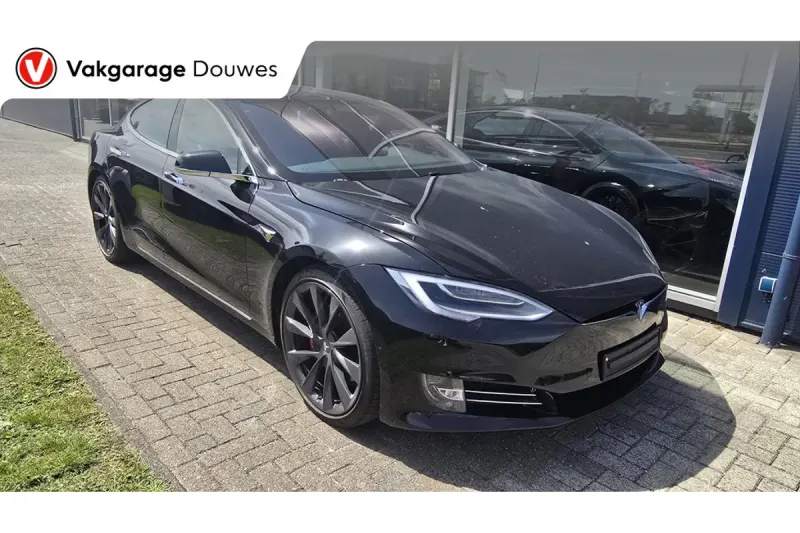 Tesla Model S (2018)