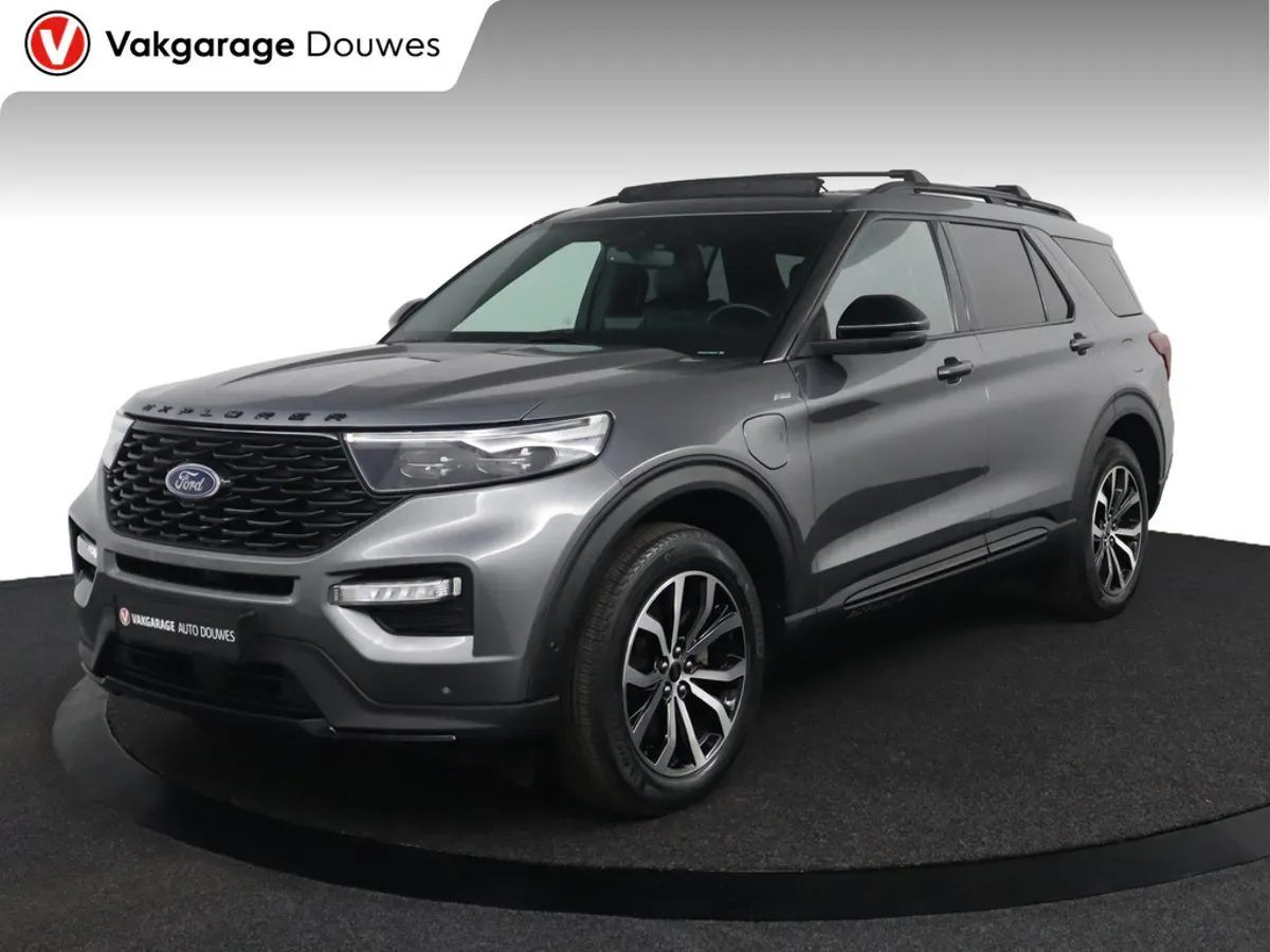 Ford Explorer (2022) — foto 1