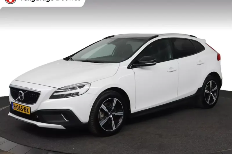 Volvo V40 (2020)