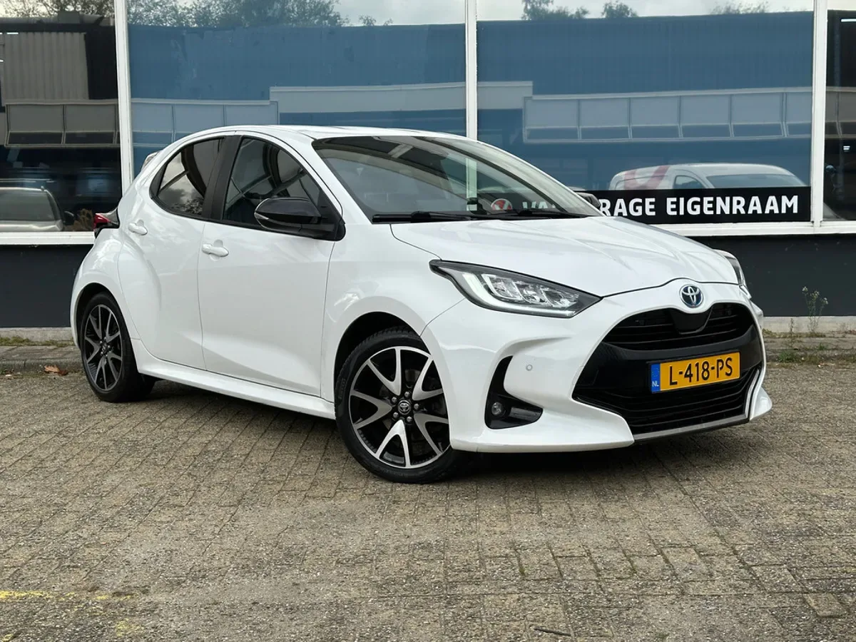Toyota Yaris (2021) — foto 1