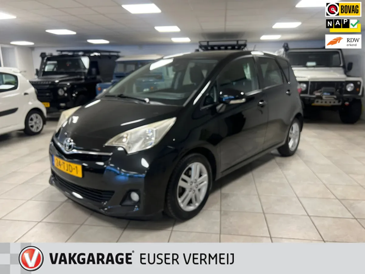 Toyota Verso-S (2012) — foto 1