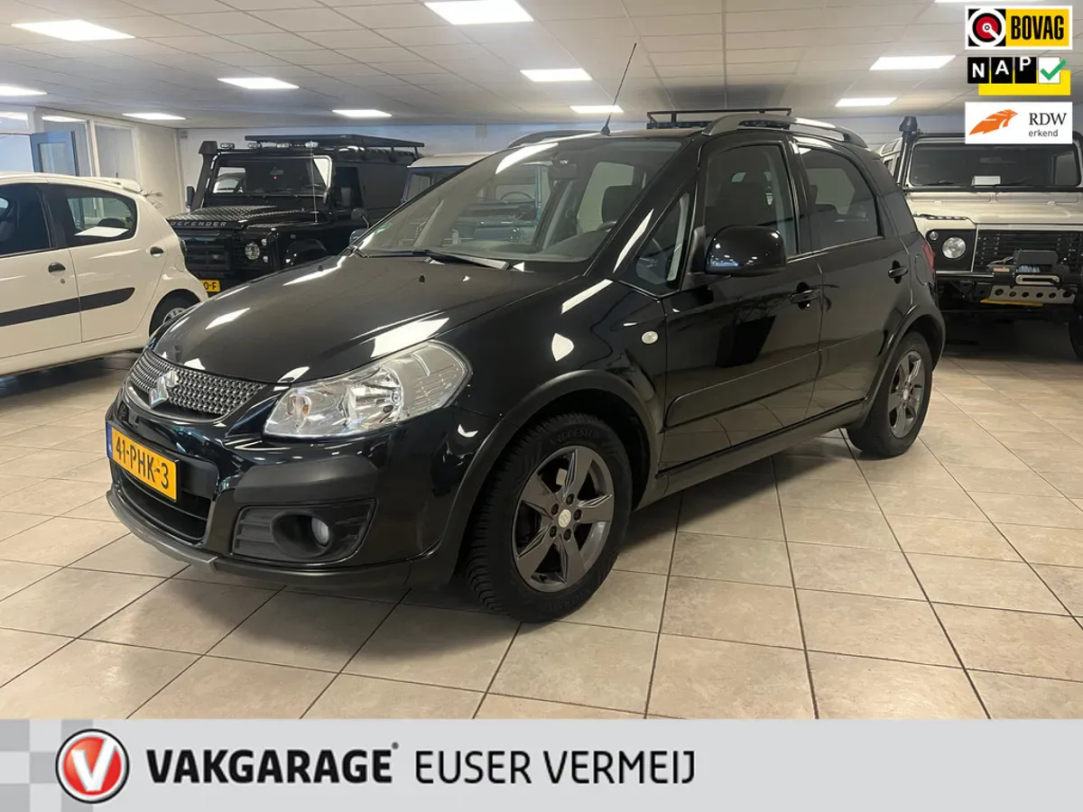 Suzuki SX4 (2011) — foto 1