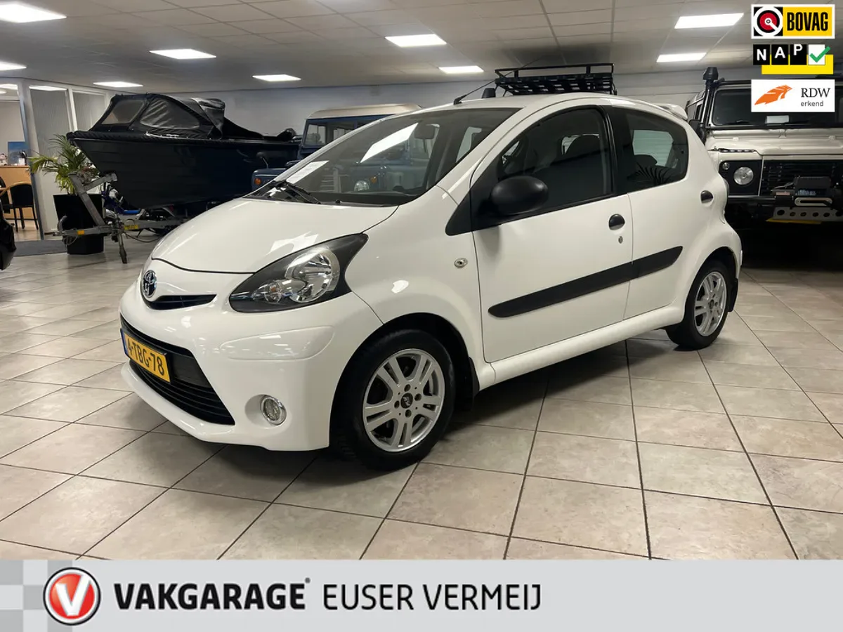 Toyota Aygo (2014) — foto 1