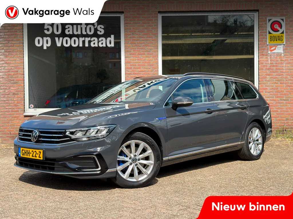 Volkswagen Passat (2021) — foto 1