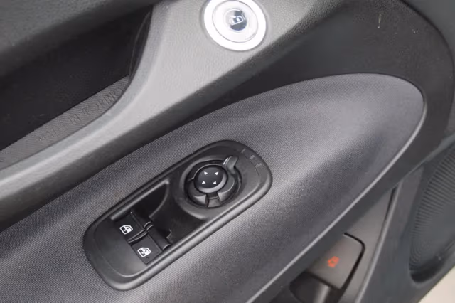 Fiat 500C (2021) thumbnail 32
