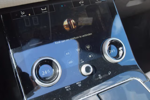 Land Rover Range Rover Velar (2018) thumbnail 27