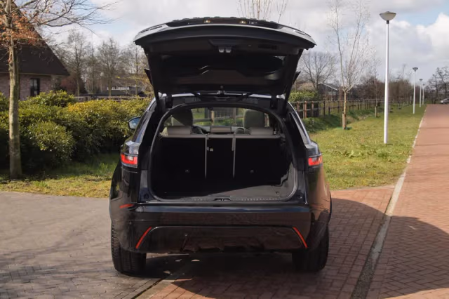 Land Rover Range Rover Velar (2018) thumbnail 36