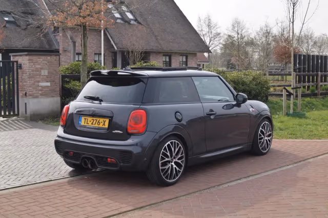 MINI Cooper (2015) thumbnail 11
