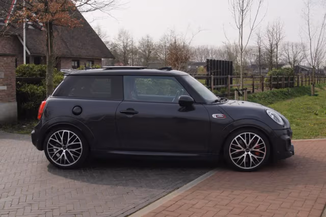 MINI Cooper (2015) thumbnail 12