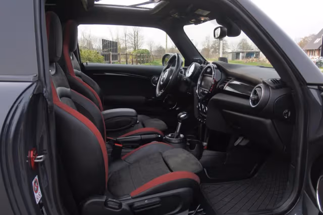 MINI Cooper (2015) thumbnail 16