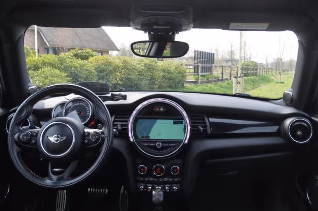 MINI Cooper (2015) thumbnail 18