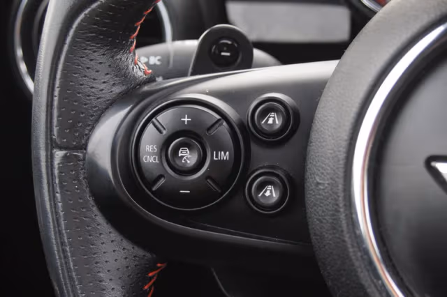 MINI Cooper (2015) thumbnail 20