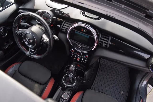 MINI Cooper (2015) thumbnail 3
