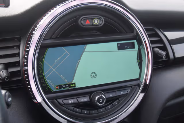 MINI Cooper (2015) thumbnail 25