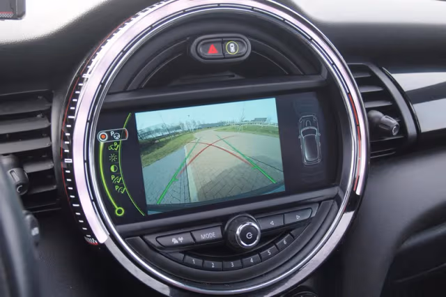 MINI Cooper (2015) thumbnail 26