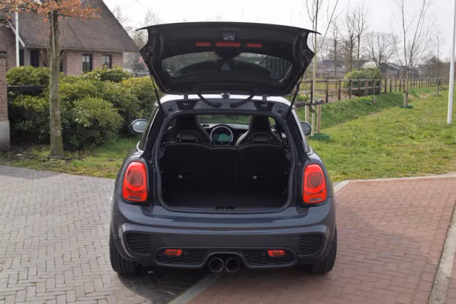 MINI Cooper (2015) thumbnail 31