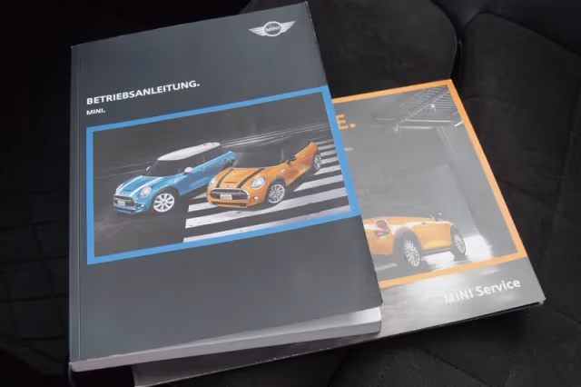 MINI Cooper (2015) thumbnail 32