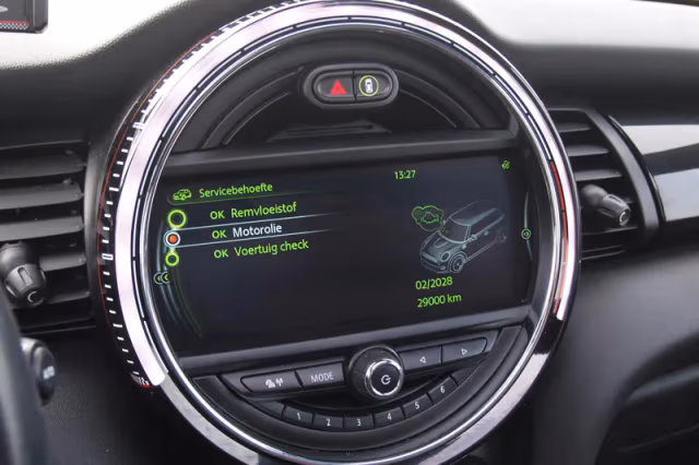 MINI Cooper (2015) thumbnail 33