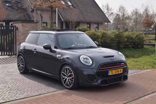 MINI Cooper (2015) thumbnail 5