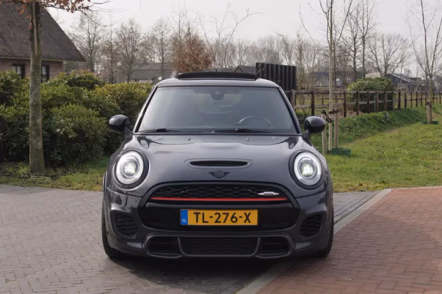 MINI Cooper (2015) thumbnail 6