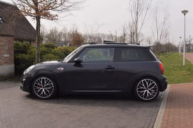 MINI Cooper (2015) thumbnail 8