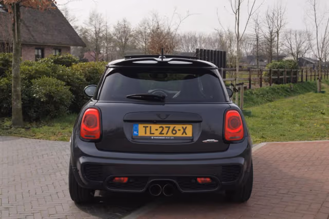 MINI Cooper (2015) thumbnail 10