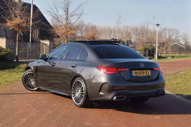Mercedes-Benz C-Klasse (2022) thumbnail 2