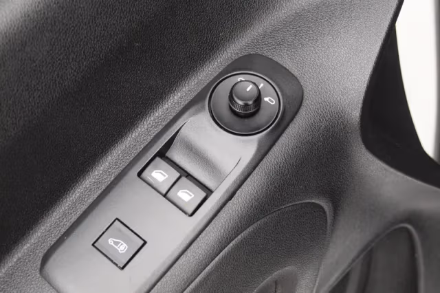 Peugeot Partner (2020) thumbnail 23