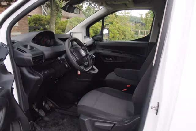 Peugeot Partner (2020) thumbnail 4