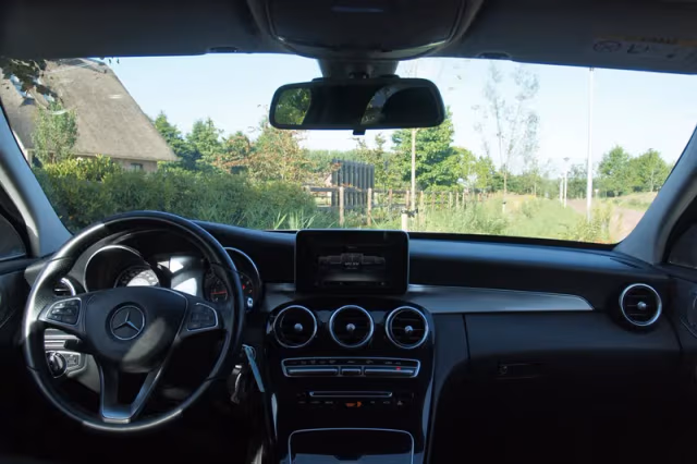 Mercedes-Benz C-Klasse (2016) thumbnail 13