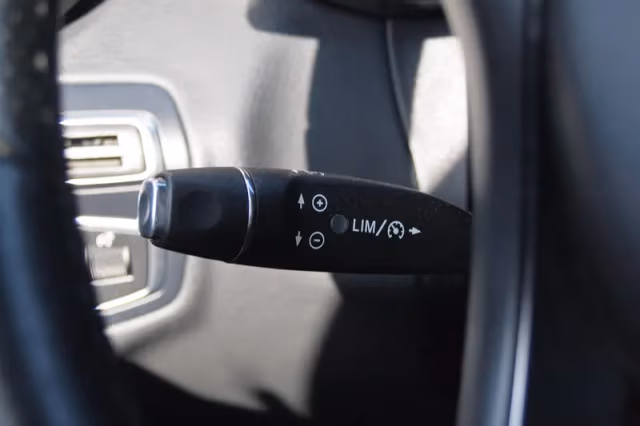 Mercedes-Benz C-Klasse (2016) thumbnail 15