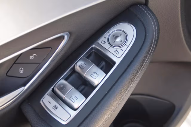 Mercedes-Benz C-Klasse (2016) thumbnail 22
