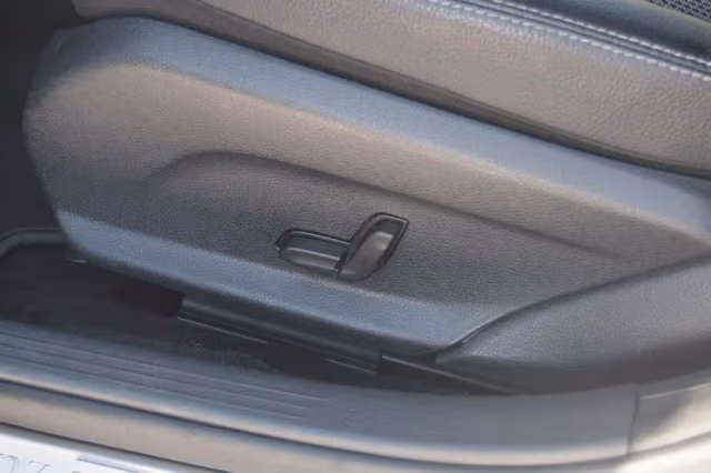 Mercedes-Benz C-Klasse (2016) thumbnail 25