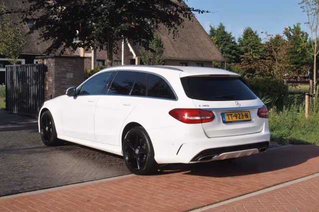 Mercedes-Benz C-Klasse (2016) thumbnail 4