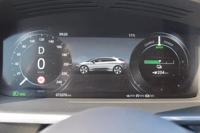 Jaguar I-Pace (2018) thumbnail 21