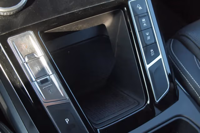 Jaguar I-Pace (2018) thumbnail 26