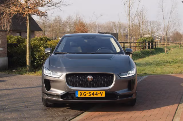 Jaguar I-Pace (2018) thumbnail 7