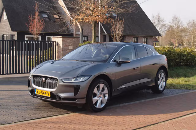 Jaguar I-Pace (2018) thumbnail 8