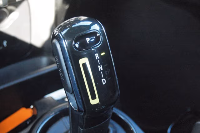 MINI Electric (2022) thumbnail 25