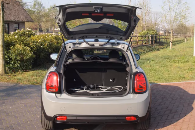 MINI Electric (2022) thumbnail 29