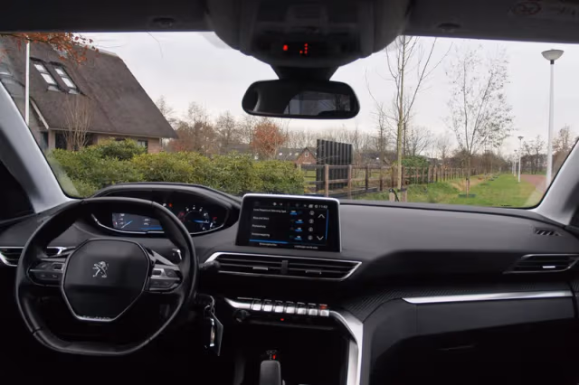 Peugeot 3008 (2019) thumbnail 17