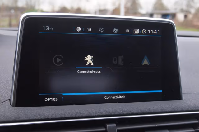 Peugeot 3008 (2019) thumbnail 23