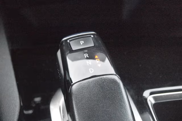 Peugeot 3008 (2019) thumbnail 26