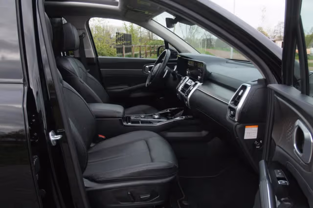 Kia Sorento (2022) thumbnail 16