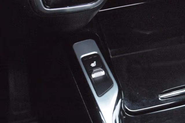 Kia Sorento (2022) thumbnail 26