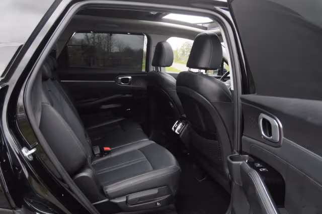 Kia Sorento (2022) thumbnail 35