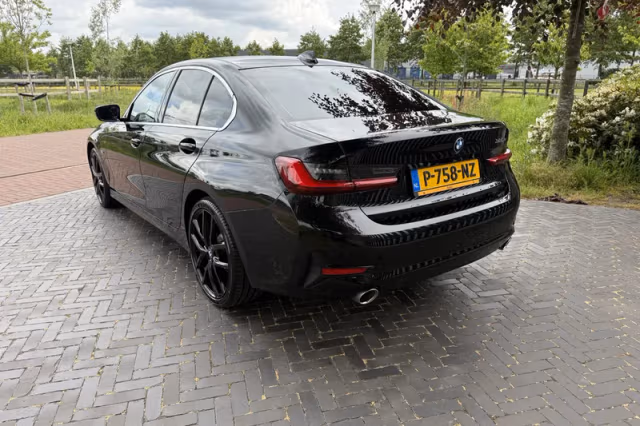 BMW 3-Serie (2022) thumbnail 3