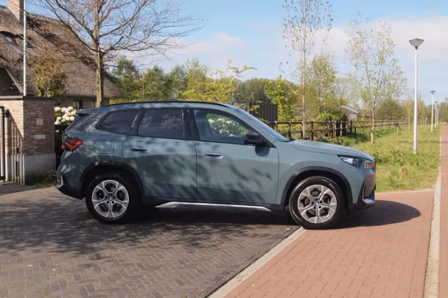 BMW X1 (2022) thumbnail 13